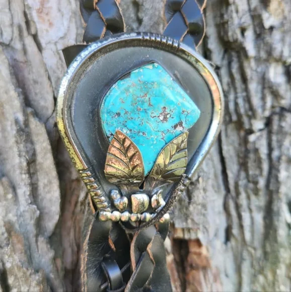 Vintage Sterling Silver & Turquoise Bolo Tie – Handcrafted Southwestern Style - Picture 3 of 9